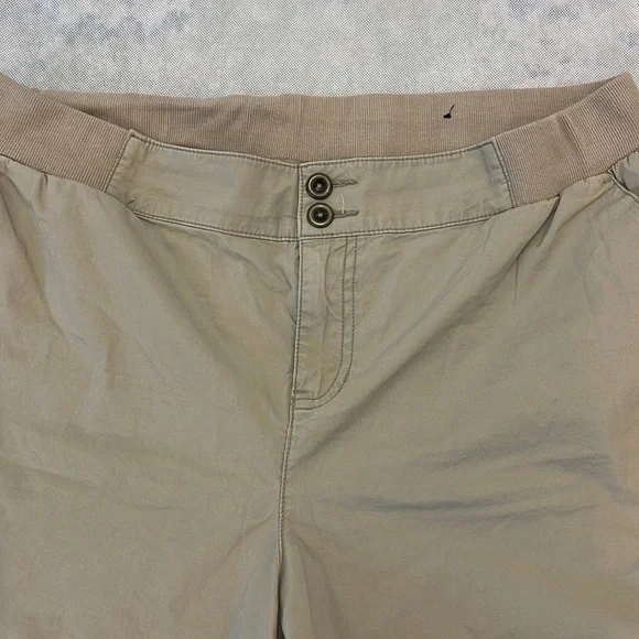 Lane Bryant Pull On Khaki Style Tan Shorts Elastic Waist. Size 14 Super Comfy - Picture 2 of 10